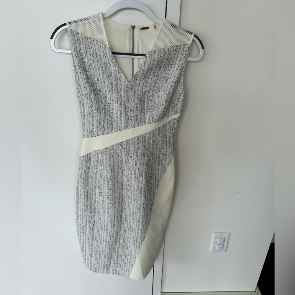 ELIE TAHARI DRESS SIZE 2